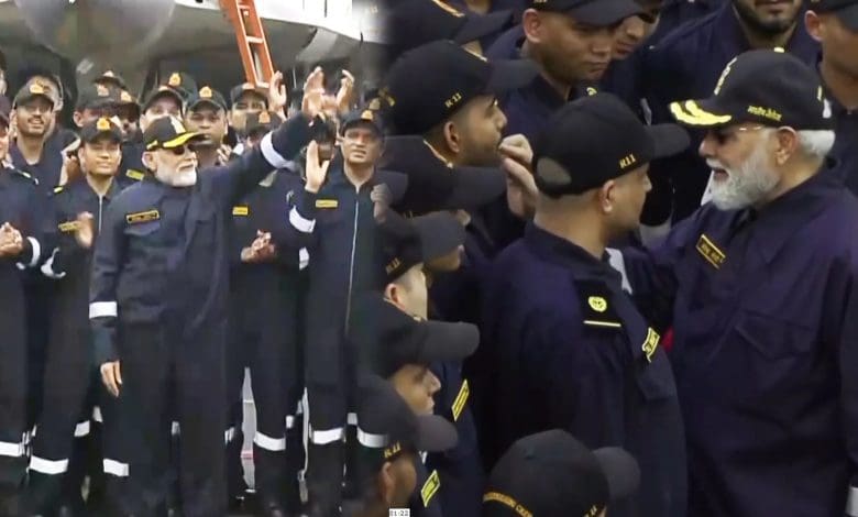 मोदी की जवानों संग दिवाली, राष्ट्र गौरव का प्रतीक