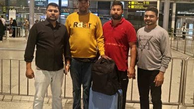 हैदराबाद नारकोटिक विंग अवैध नाइजीरियन को पकड़ती हुई