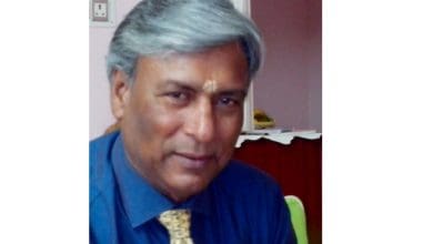 ईश्वर करुण को अभ्युदय अंतरराष्ट्रीय भाषा सेतु सम्मान