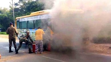 सिकंदराबाद स्कूल वैन में लगी आग से बचाव अभियान