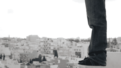 जिला अदालत की तीसरी मंजिल से कूदे बुजुर्ग व्यक्ति