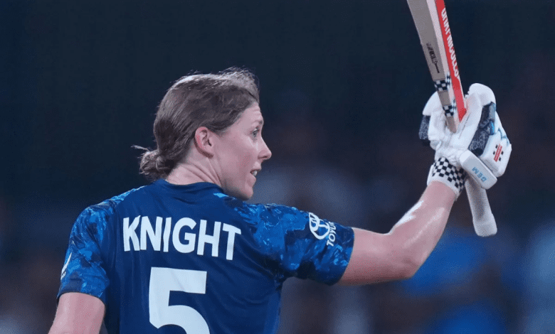हीथर नाइट ने महिला वनडे विश्व कप में शतक लगाया