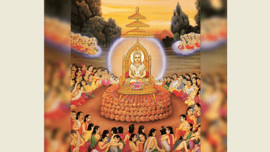 भगवान महावीर के निर्वाण के उपलक्ष्य में दीप जलाते श्रद्धालु