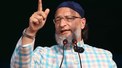 एआईएमआईएम प्रमुख असदुद्दीन ओवैसी मीडिया से बात करते हुए