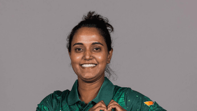 मारूफा अख्तर बॉलिंग करती हुई, महिला क्रिकेट विश्व कप 2025