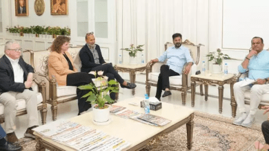 हैदराबाद में साउथवेस्ट एयरलाइंस के वैश्विक नवाचार केंद्र की घोषणा के दौरान बैठक का दृश्य