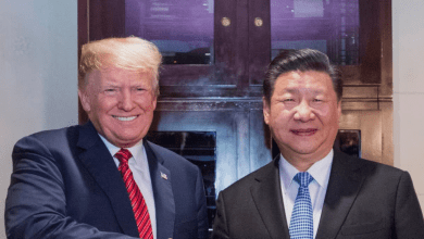 एपेक शिखर सम्मेलन में भाग लेने के लिए तैयार होते चीन के राष्ट्रपति शी जिनपिंग