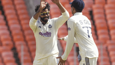 रविंद्र जडेजा गेंदबाजी करते हुए भारत बनाम वेस्टइंडीज टेस्ट