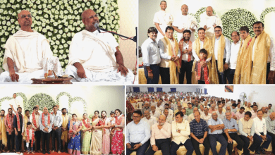 संत प्रवचन में विनम्रता और मुस्कान का संदेश