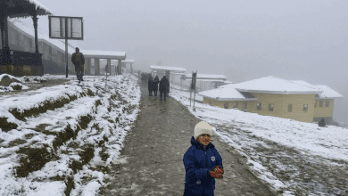 कश्मीर के ऊंचे इलाकों में फिर से शुरू हुई बर्फबारी