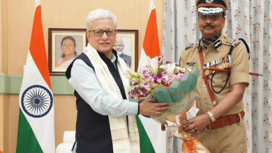 शिवधर रेड्डी और विजय कुमार राज्यपाल व मुख्य सचिव से शिष्टाचार भेंट करते हुए