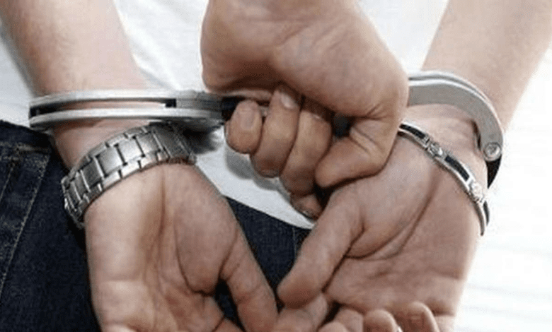 एनएच-16 पर संदिग्ध बाइक सवारों को पुलिस ने पकड़ा