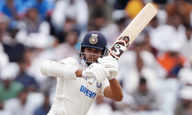 यशस्वी जायसवाल टेस्ट शतक खेलते हुए