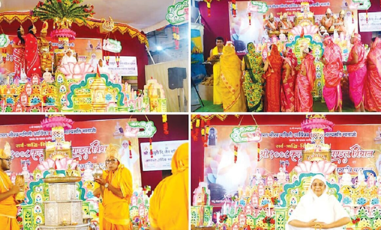 सौभाग्यमती माताजी चंद्रप्रभु जैन मंदिर में सदाचरण पर प्रवचन देती हुईं