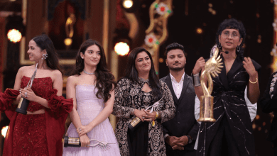 फिल्मफेयर 2025 में पुरस्कार जीतती किरण राव और लापता लेडीज़ की टीम