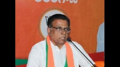 भाजपा प्रवक्ता एन.वी. सुभाष मीडिया से बात करते हुए