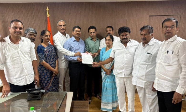 बीआरएस आरटीसी टिकट बढ़ोत्तरी विरोध प्रदर्शन