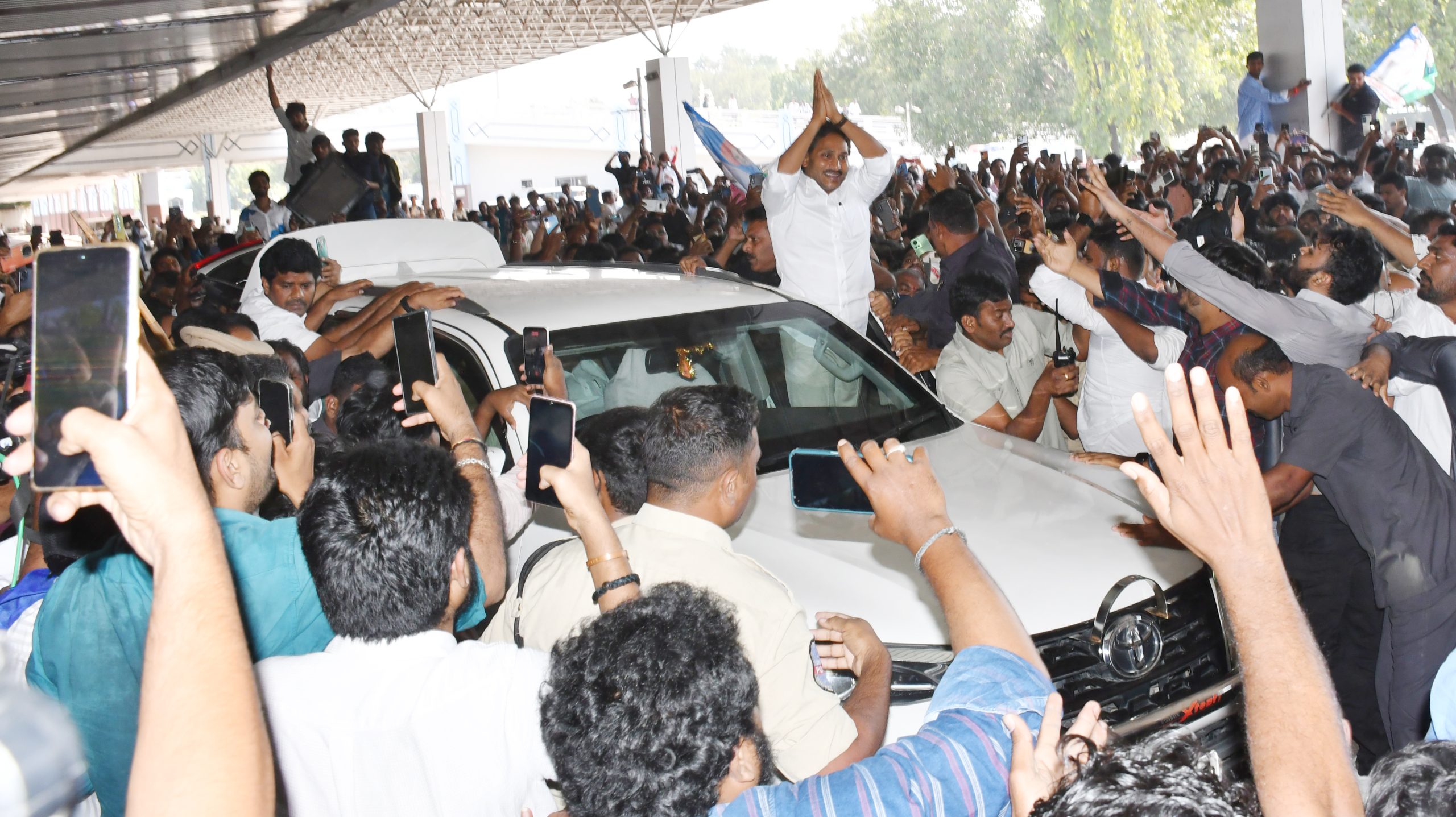 सीबीआई अदालत में पेश होते वाई.एस. जगनमोहन रेड्डी की तस्वीर