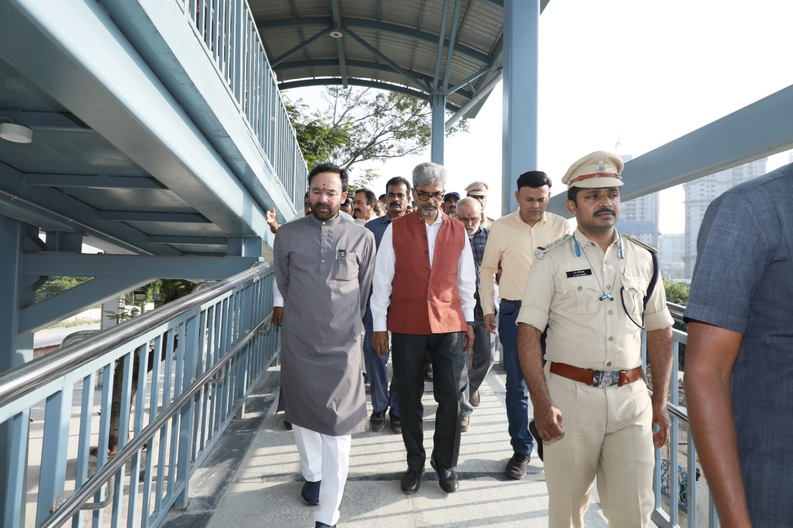 केंद्रीय मंत्री जी. किशन रेड्डी ने हाईटेक सिटी स्टेशन का निरीक्षण किया