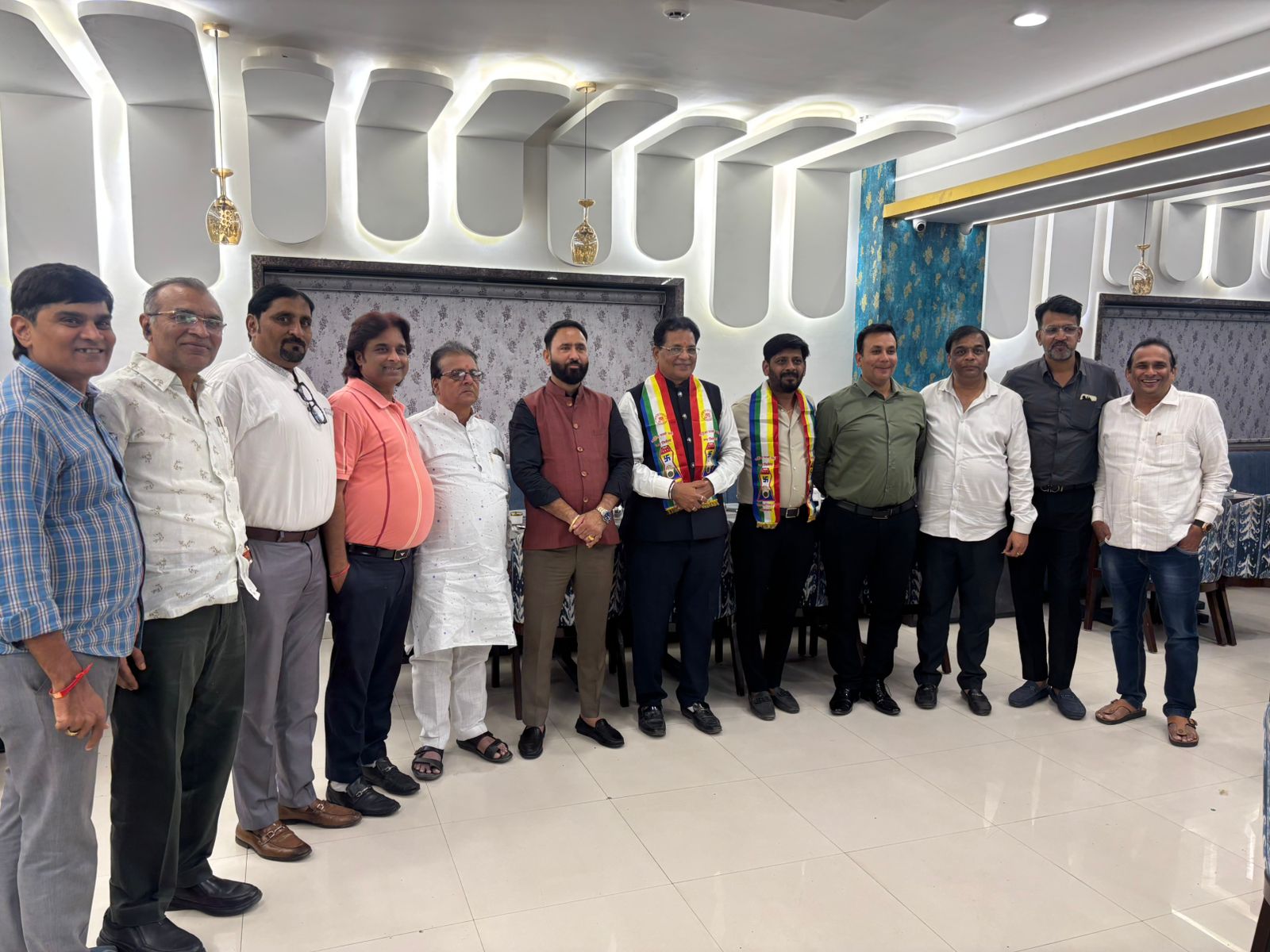 जैन सेवा संघ के चुनाव में अरिहंत पैनल की घोषणा का दृश्य