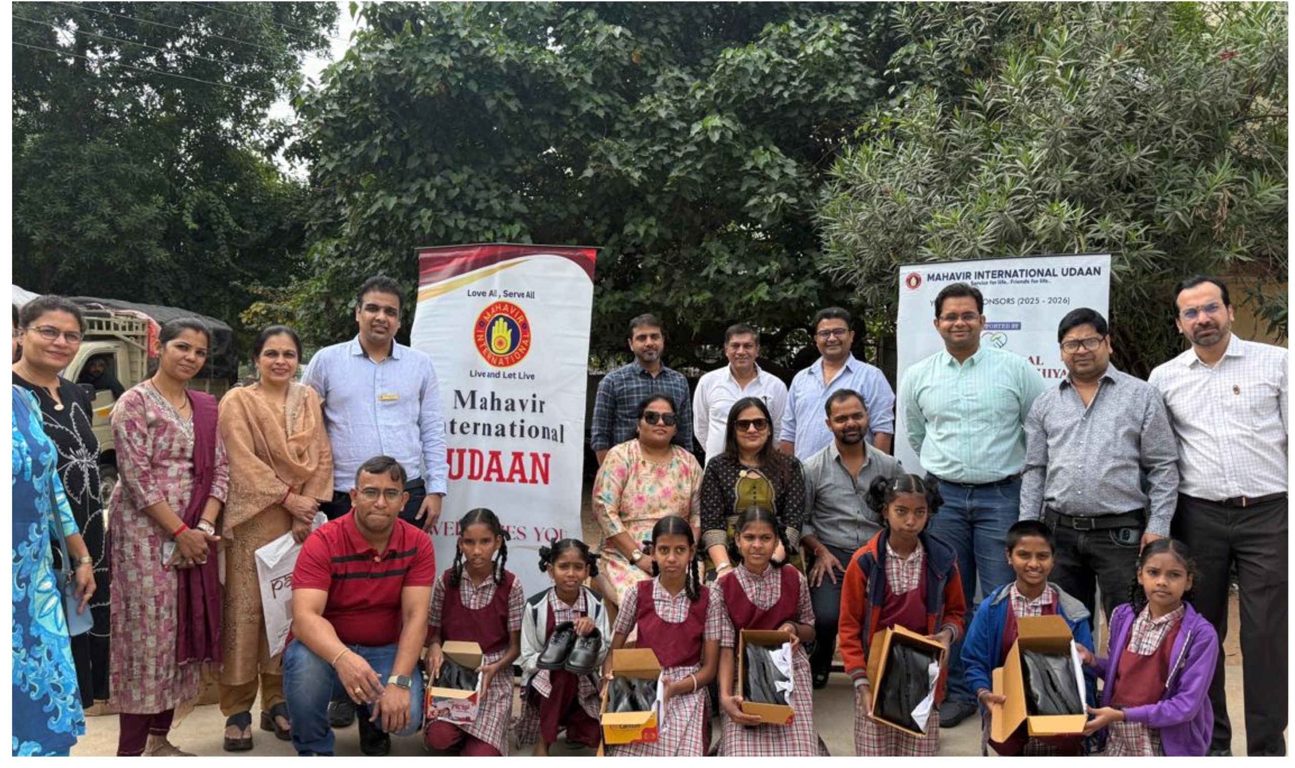 एमआई उड़ान द्वारा सरकारी स्कूलों में सेवा गतिविधियाँ आयोजित।