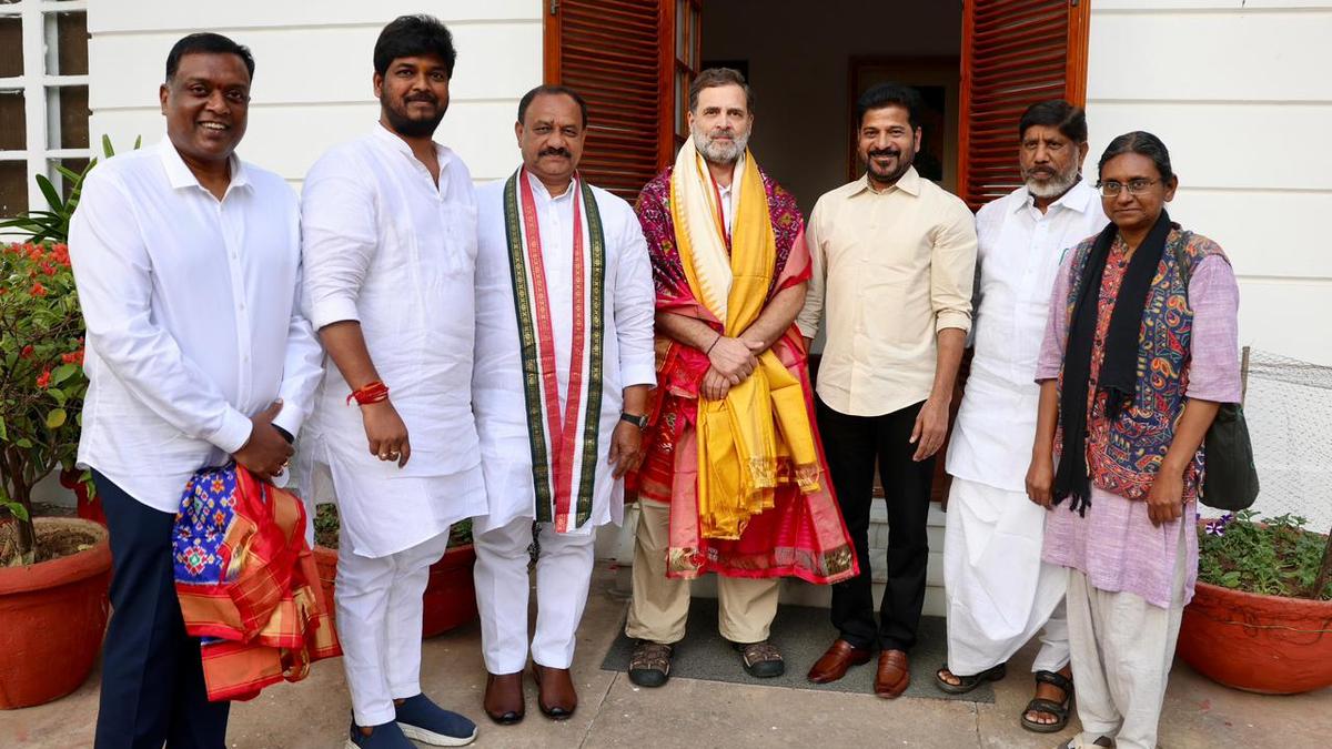दिल्ली में राहुल गांधी से मिले सीएम रेवंत रेड्डी