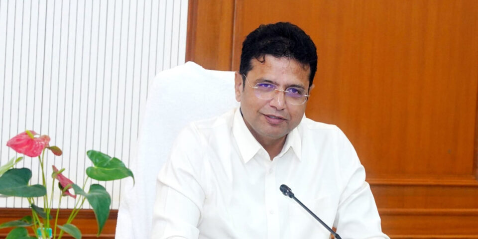 तेलंगाना पुलिस अकादमी में कार्यशाला को संबोधित करते श्रीधर बाबू