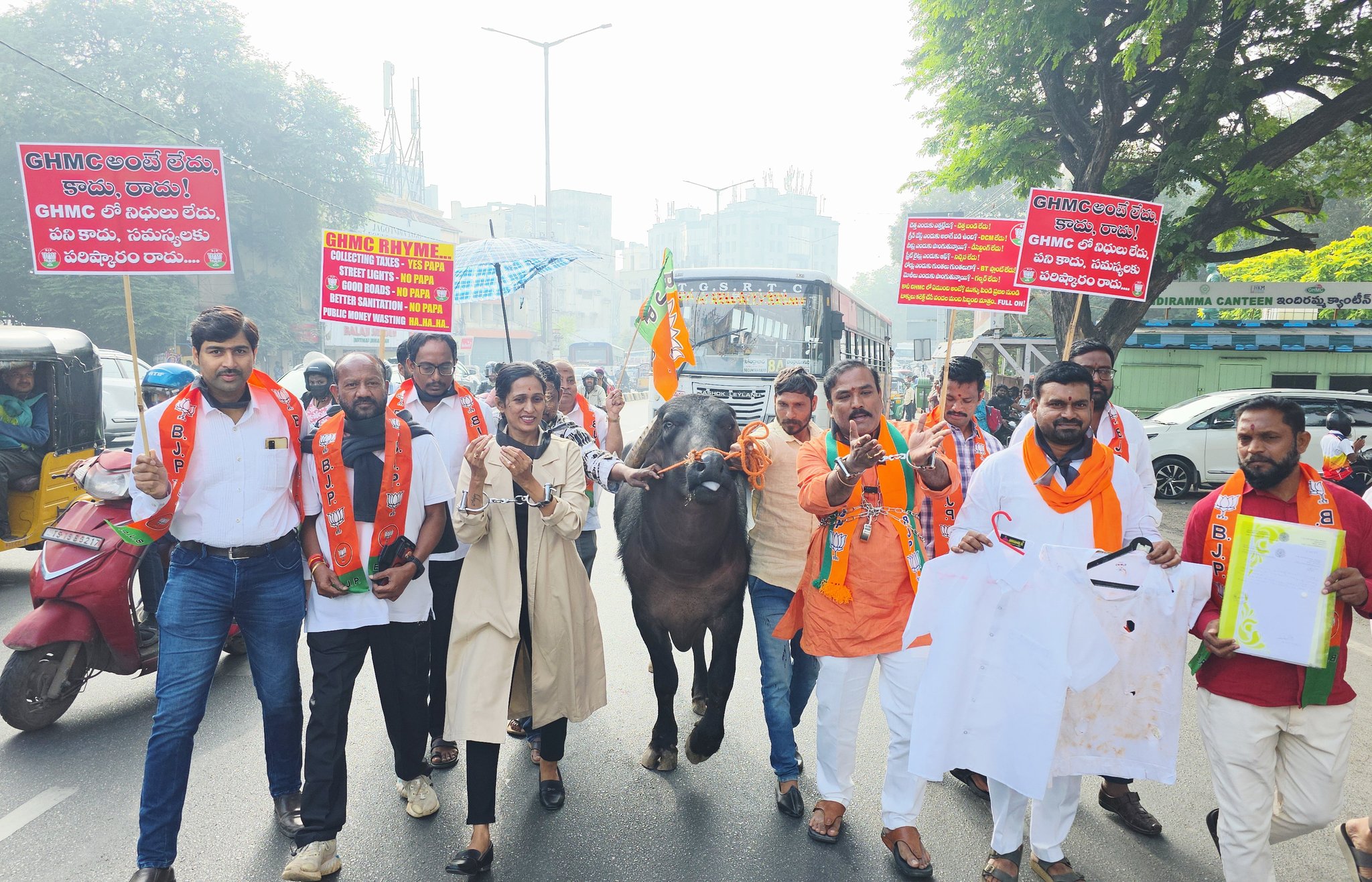 बीआरएस-भाजपा प्रदर्शन से जीएचएमसी मुख्यालय पर तनावपूर्ण माहौल