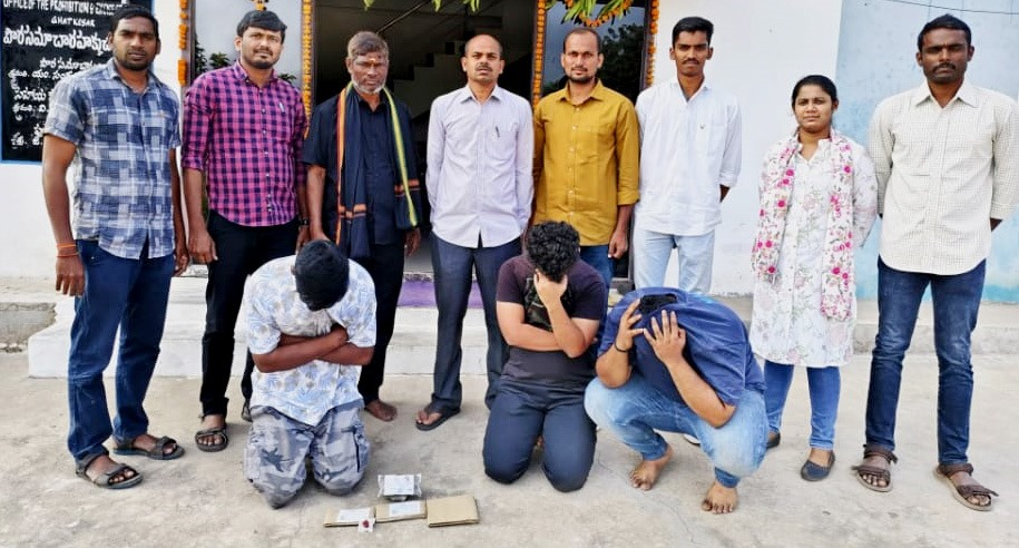 ड्रग तस्करों की गिरफ्तारी और जब्त ओजी कुश व गांजा