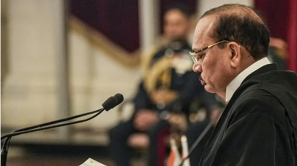 प्रधान न्यायाधीश सूर्यकांत कोर्ट में सुनवाई करते हुए