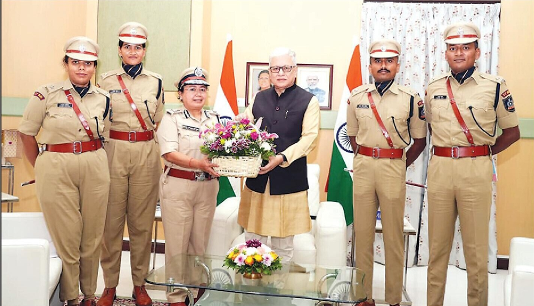 राज्यपाल से मिले टीएसपीए में प्रशिक्षण ले रहे 77वें आरआर के आईपीएस अधिकारी