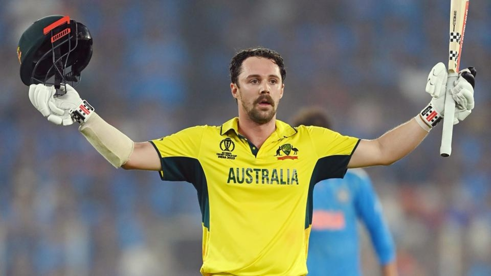 ट्रेविस हेड बल्लेबाजी करते हुए एशेज श्रृंखला की तैयारी में