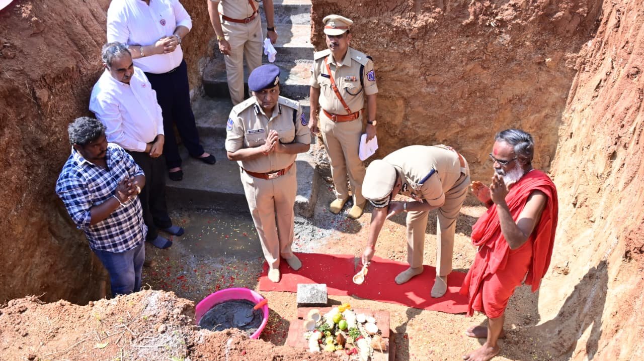 डीजीपी शिवधर रेड्डी सिटी ट्रेनिंग सेंटर का उद्घाटन करते हुए