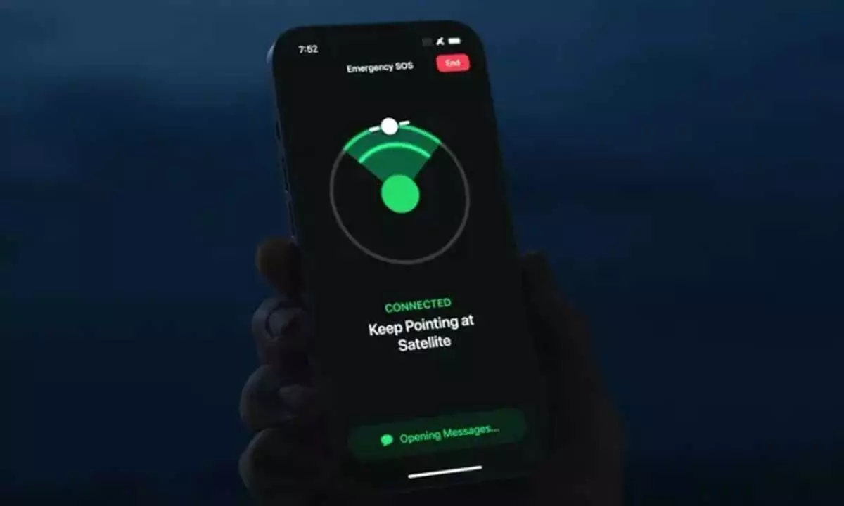 Apple iPhone सैटेलाइट कनेक्टिविटी से नेटवर्क रहित क्षेत्र में सुविधा