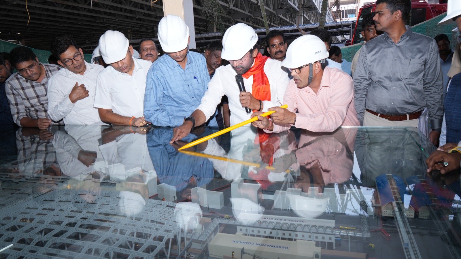 जी. किशन रेड्डी सिकंदराबाद स्टेशन पुनर्विकास की समीक्षा करते हुए