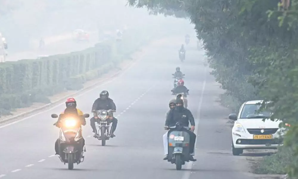 तेलंगाना में ठंड की लहर और तापमान में गिरावट का दृश्य