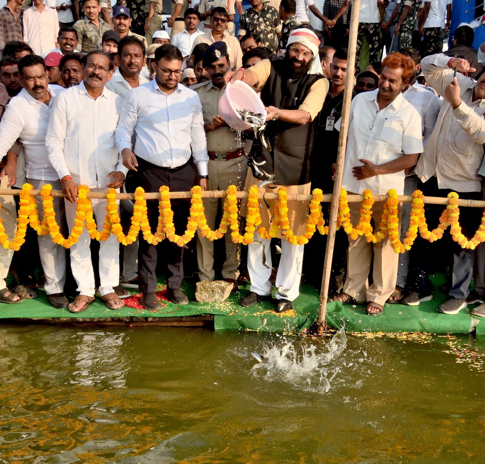 मंत्री उत्तम कुमार रेड्डी कालेश्वरम परियोजना पर समीक्षा करते हुए