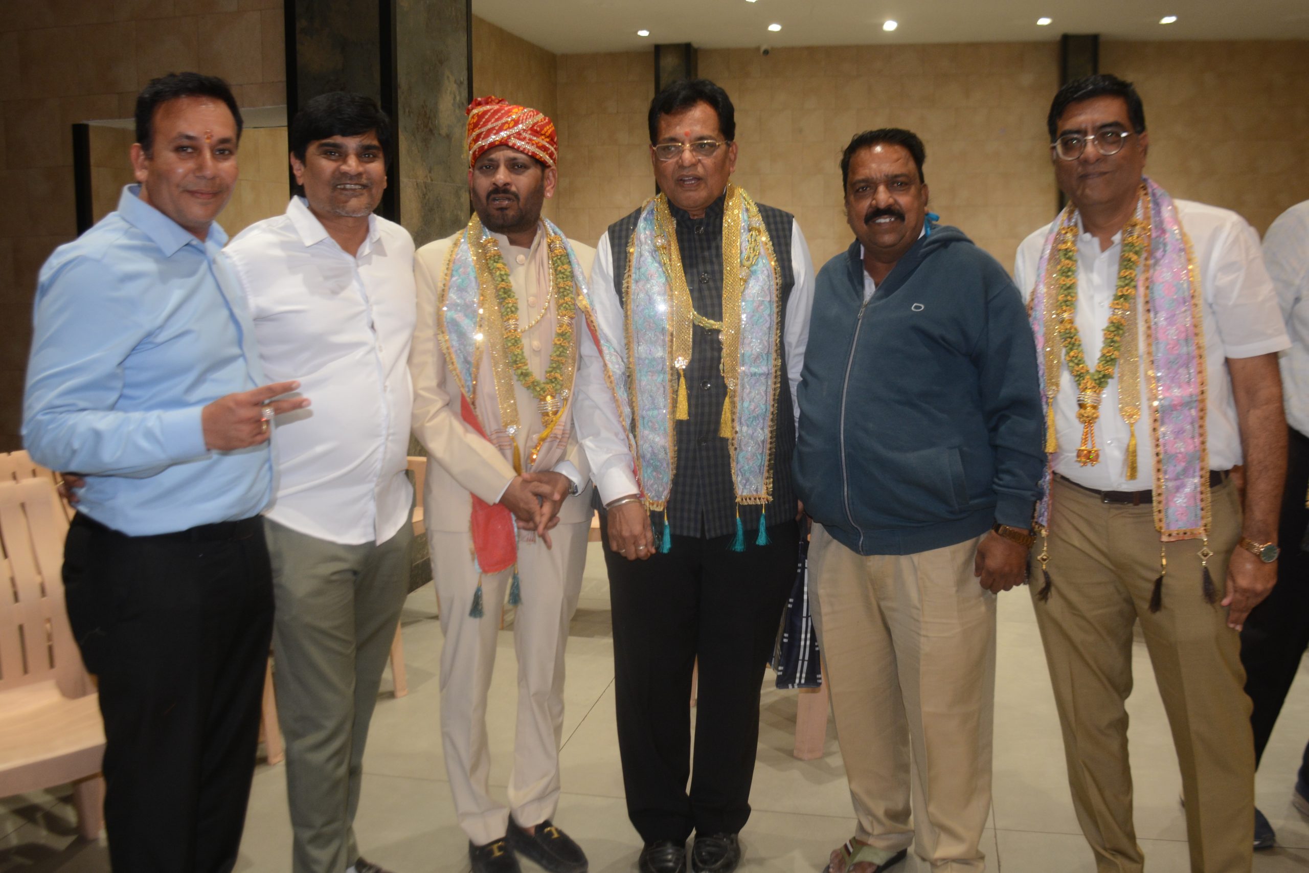 हैदराबाद: जैन सेवा संघ के नए अध्यक्ष का मंच पर स्वागत