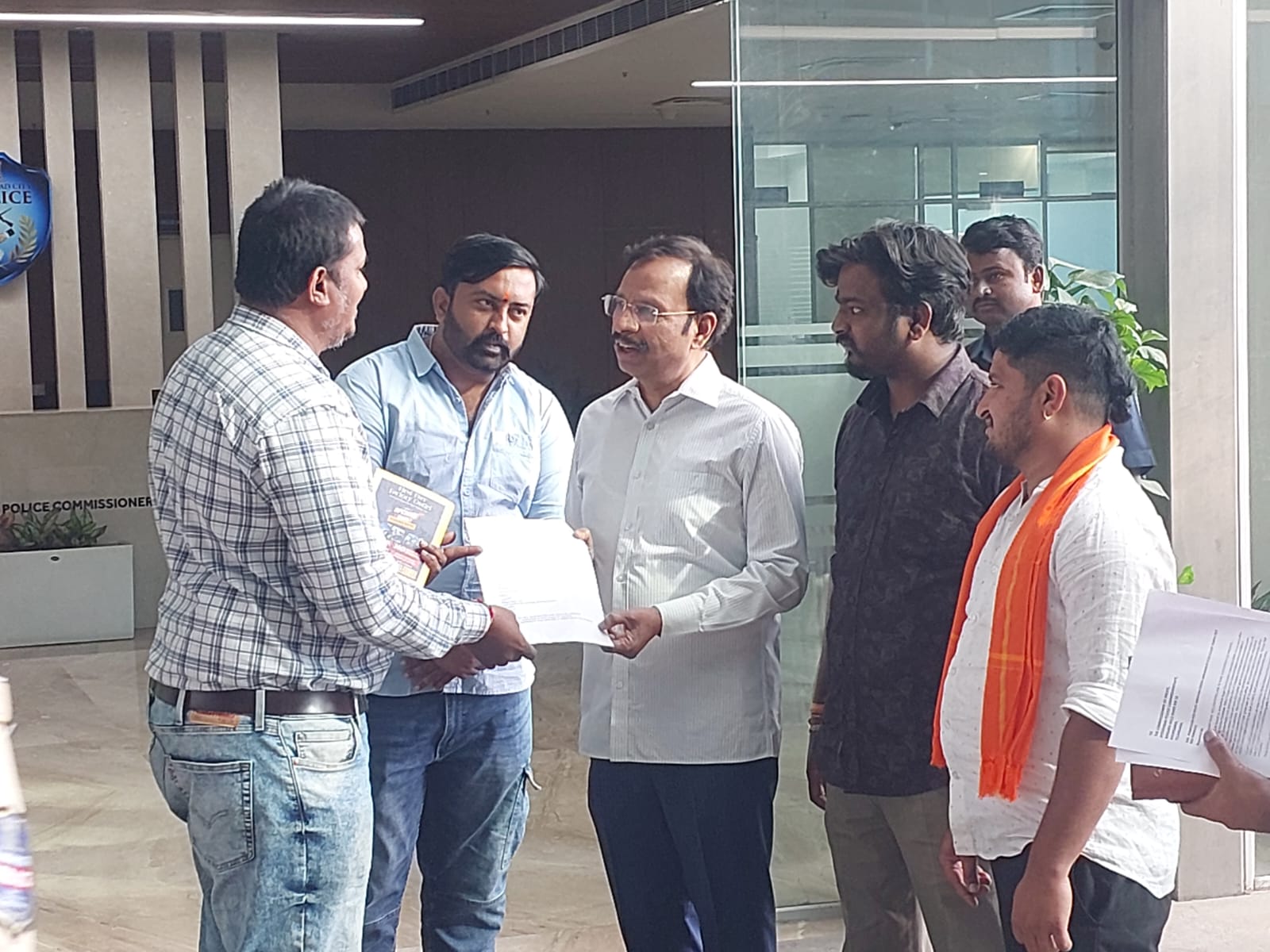 पेद्दाम्मा मंदिर हटाने पर भड़के हिंदू संगठन