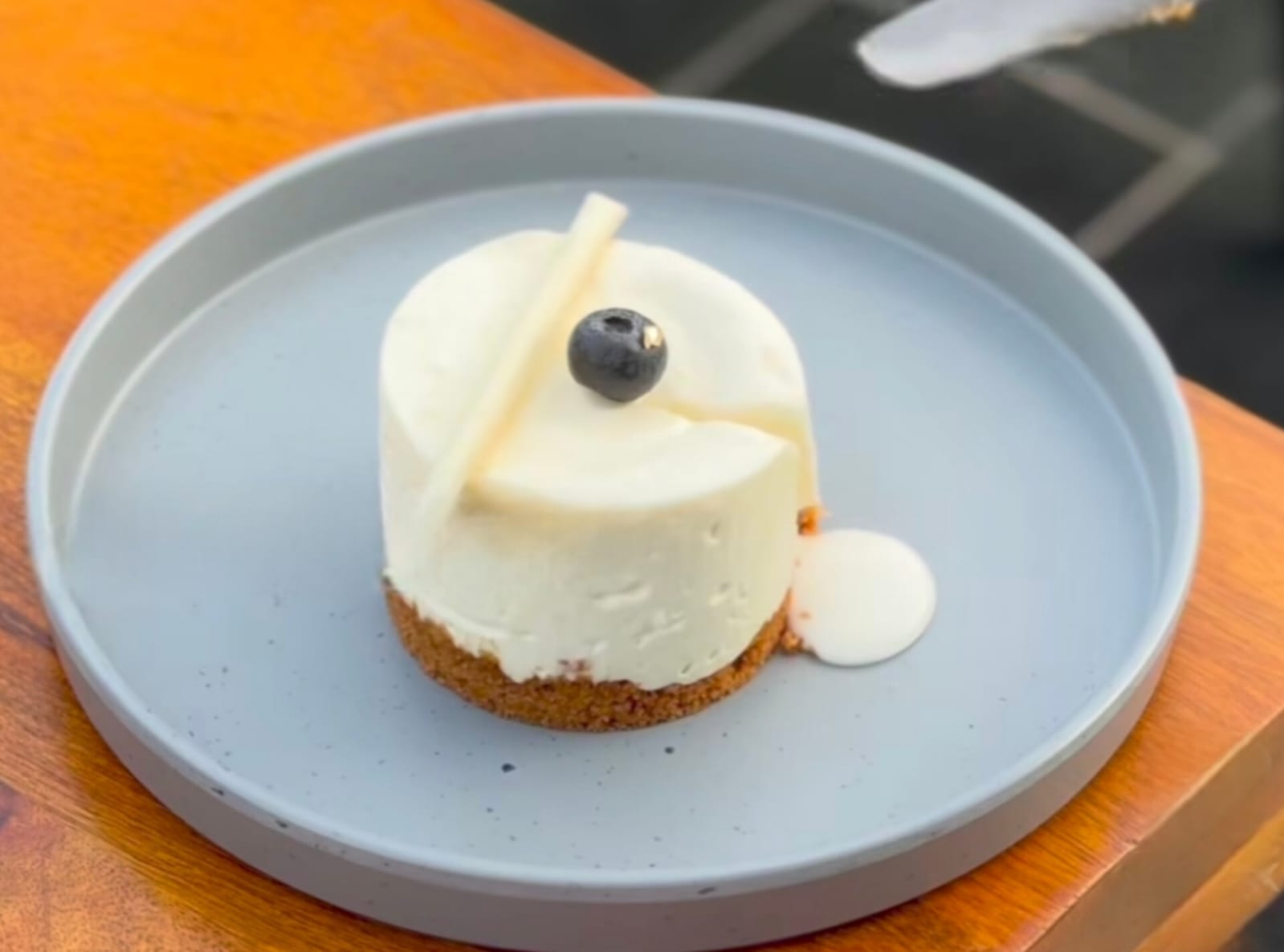 कोकोनट लावा चीज़केक