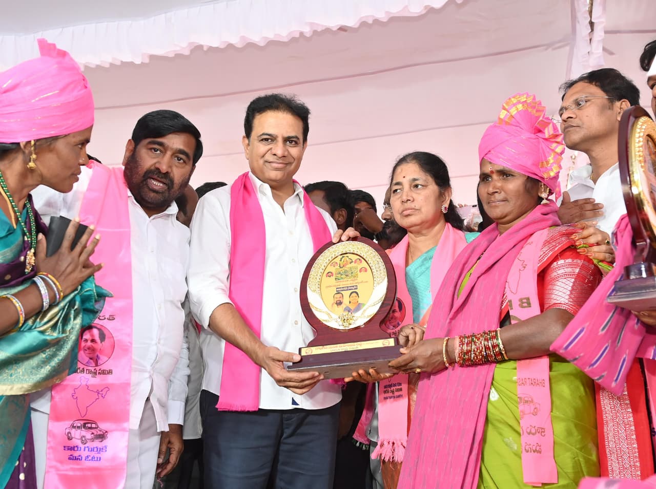 केटीआर भुवनगिरी कार्यक्रम में भाषण देते हुए