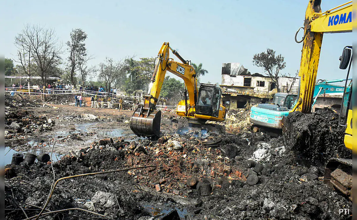 सोनगिर गांव में सुतली बम बनाने का अवैध कारखाना पकड़ा गया