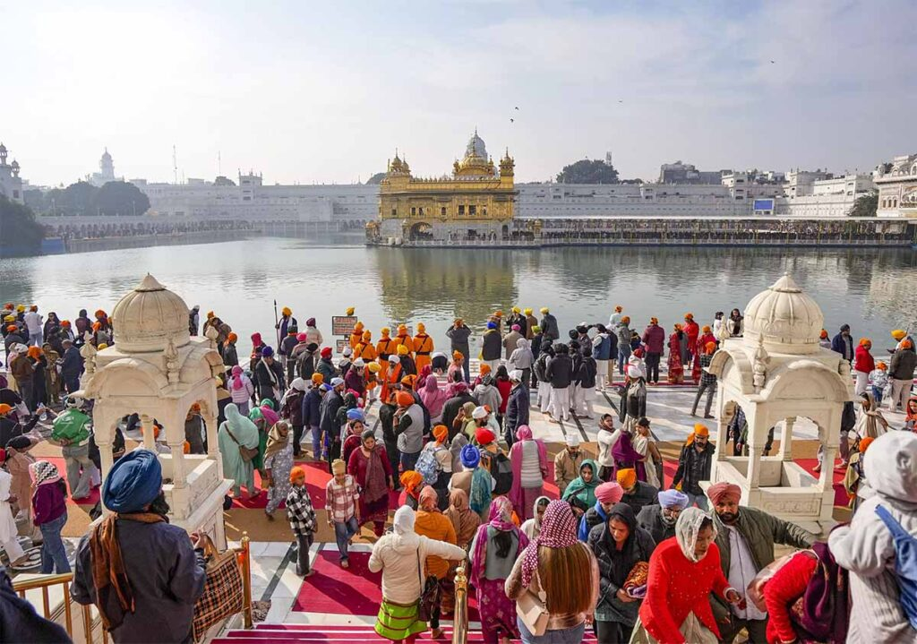 अमृतसर के पुराने शहर में शराब-मांस विक्रेताओं को हटाने का अभियान