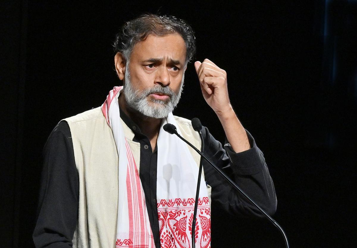 योगेन्द्र यादव ‘मेरी जेल डायरी’ पर चर्चा करते हुए