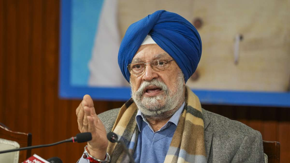 ऊर्जा बाजार पर बात करते पेट्रोलियम मंत्री हरदीप सिंह पुरी