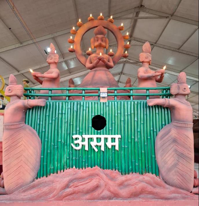 गणतंत्र दिवस पर असम की टेराकोटा शिल्प झांकी