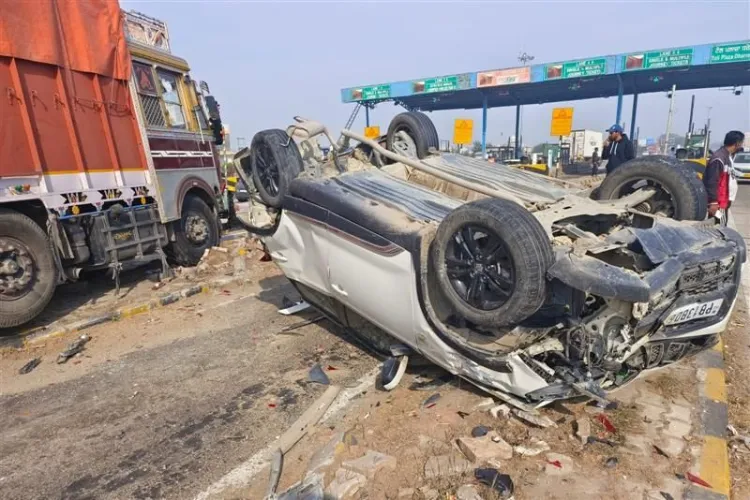 पाकिस्तान में घने कोहरे से दो सड़क हादसे, 10 की मौत