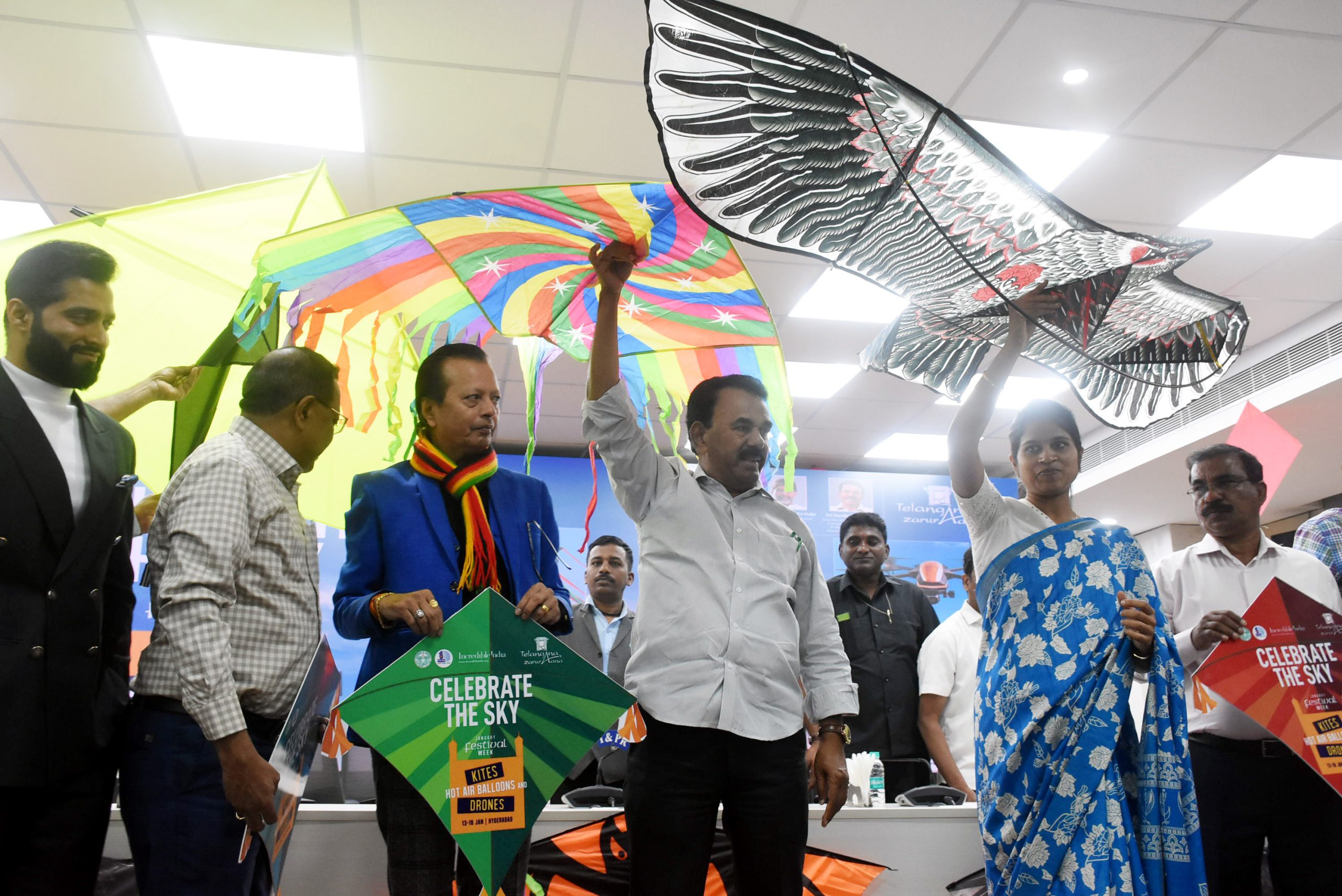 परेड ग्राउंड्स में उड़ती अंतरराष्ट्रीय पतंगें, हैदराबाद