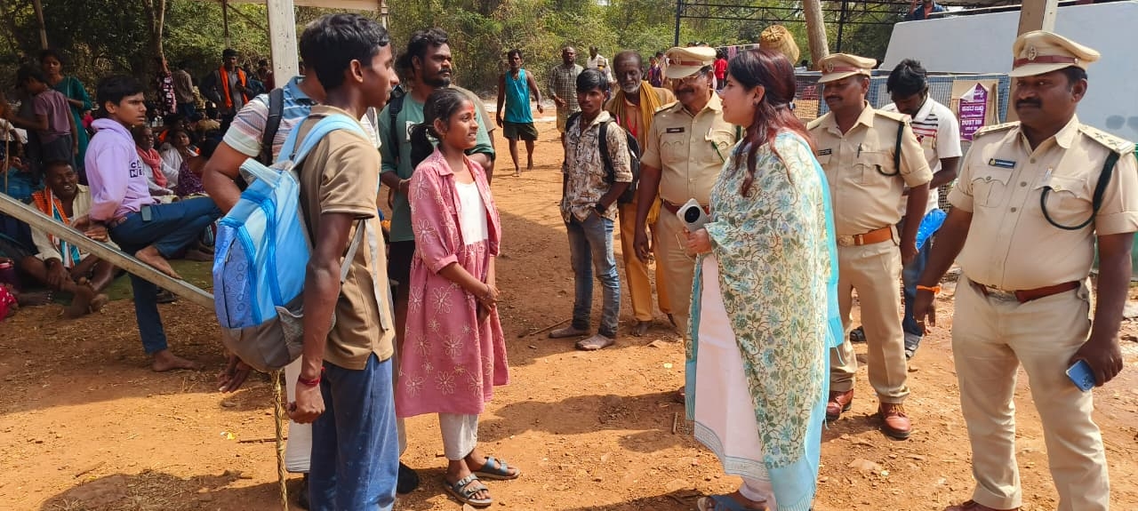 महाशिवरात्रि पर कलेक्टर ने श्रीशैलम व्यवस्थाओं का निरीक्षण किया