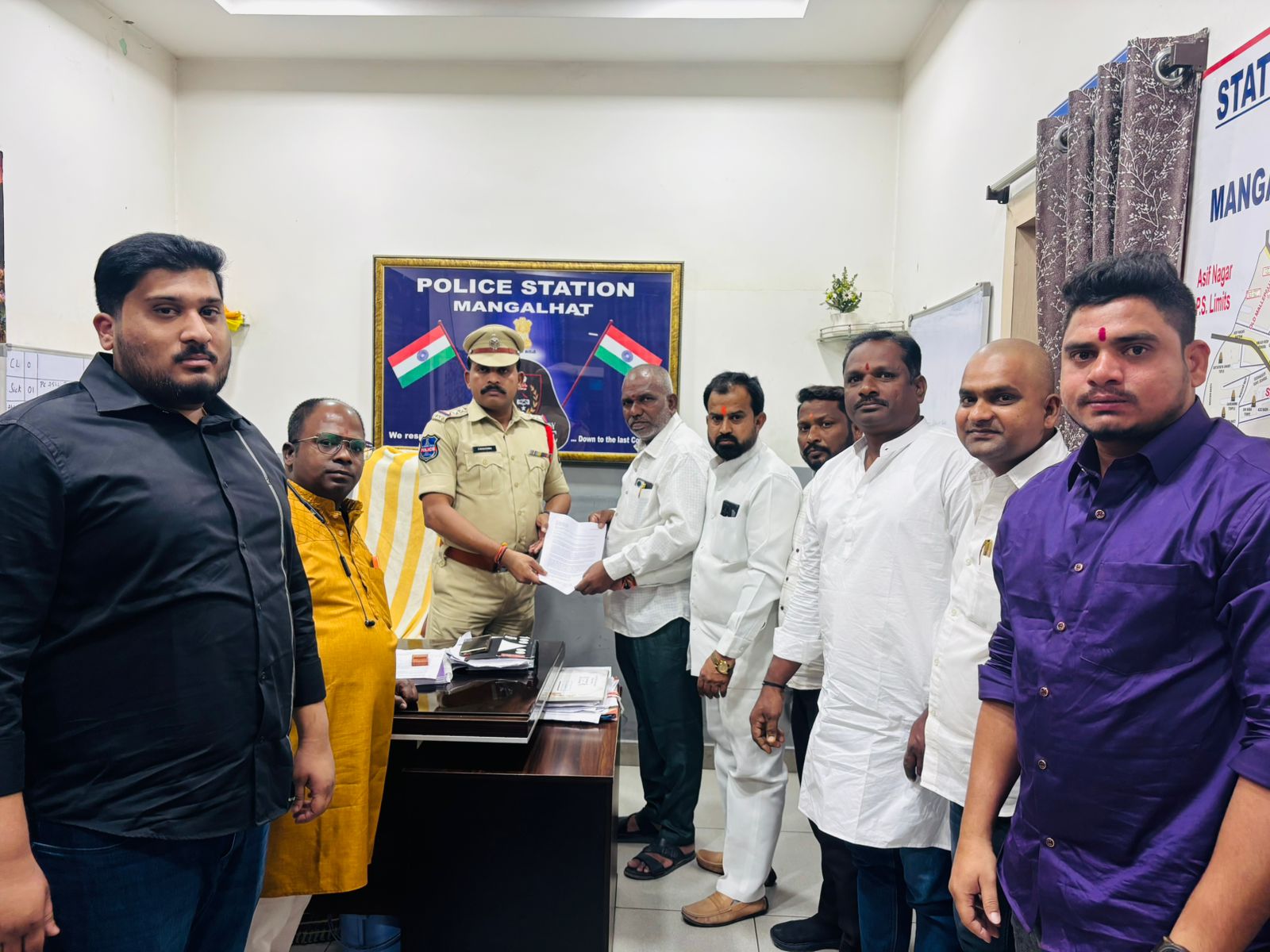 राजा सिंह पर भड़काने वाले के खिलाफ पुलिस से शिकायत